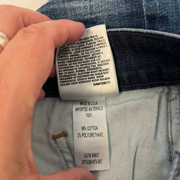 CITIZENS OF HUMANITY JEAN SHORTS SIZE 27 - Picture 13 of 16